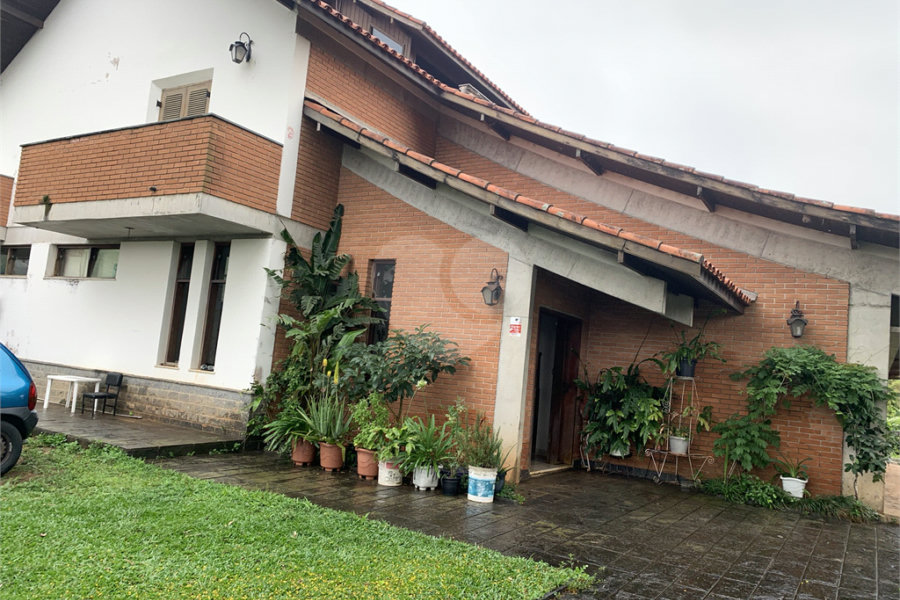Sobrado à venda com 4 quartos, sendo 2 suítes,  em Tremembé, São Paulo, SP