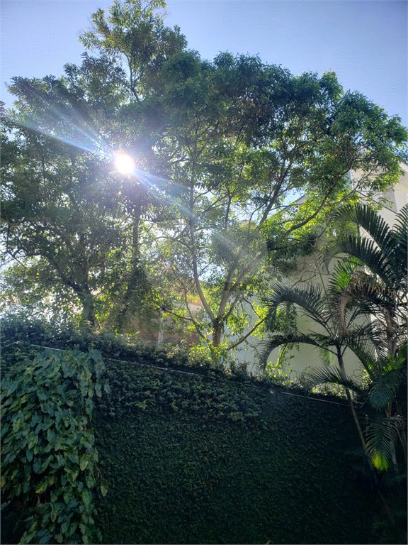 Sobrado à venda com 4 quartos, sendo 1 suíte,  em Jardim Leonor Mendes de Barros, São Paulo, SP