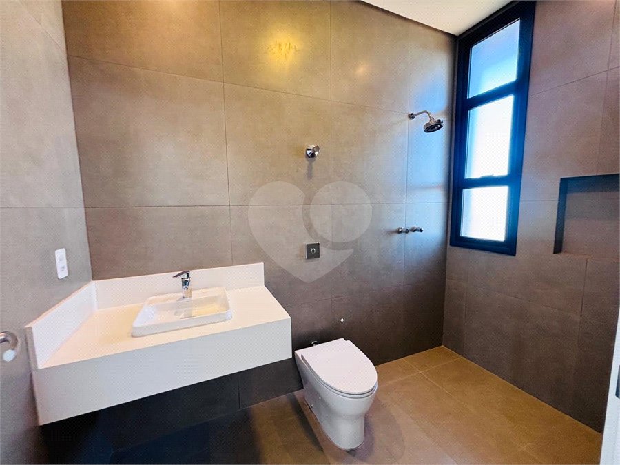Casa à venda com 4 quartos, sendo 3 suítes, no condomínio Residencial Chácara Ondina, Sorocaba - SP