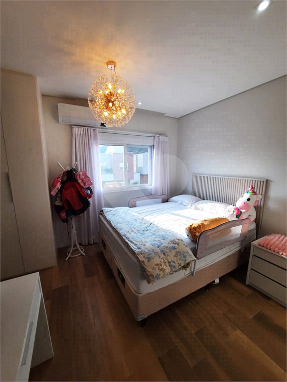 Casa à venda com 3 suítes no condomínio Ecovillagio, São Roque - SP