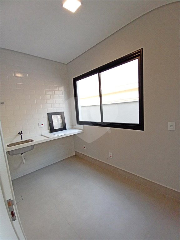 Casa à venda com 4 quartos, sendo 3 suítes,  no condomínio Alphaville Nova Esplanada 3, Votorantim - SP