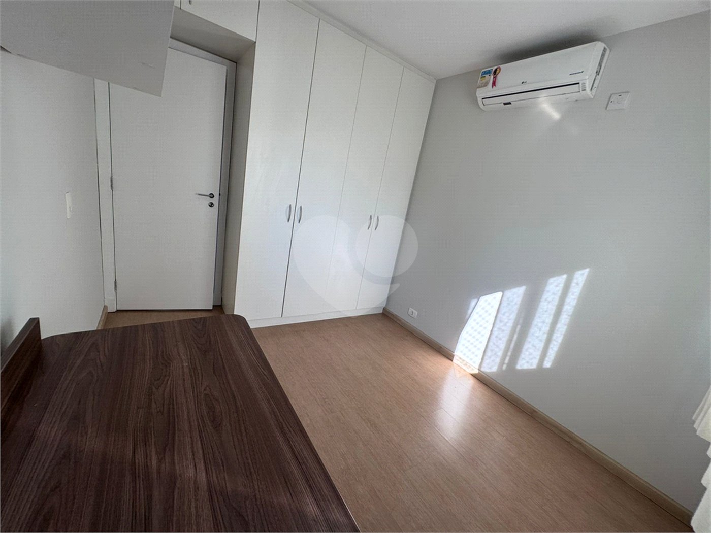 Apartamento para alugar com 3 quartos, sendo 1 suíte,  em Pinheiros, São Paulo, SP