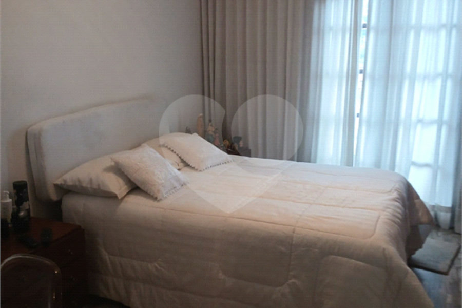 Sobrado à venda com 3 quartos, sendo 1 suíte,  em Tremembé, São Paulo, SP