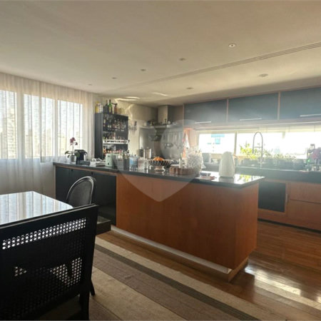 Apartamento à venda com 3 quartos, sendo 2 suítes, em Jardim Paulista, São Paulo, SP
