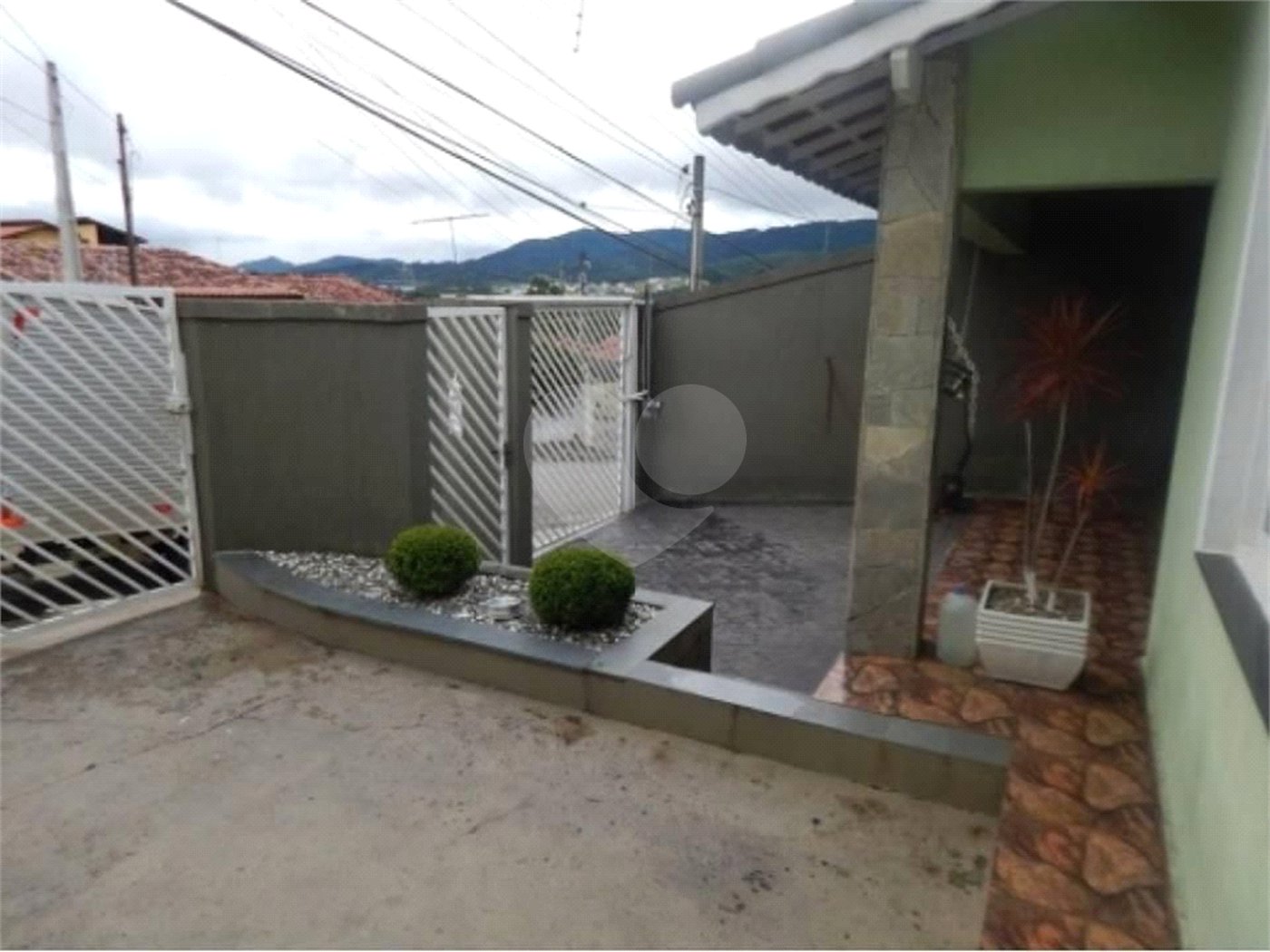 Casa à venda com 3 quartos, sendo 1 suíte,  em Vila Suissa, Mogi das Cruzes, SP