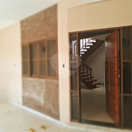 Sobrado à venda com 3 quartos, sendo 1 suíte, em Jardim Colonial, Indaiatuba, SP