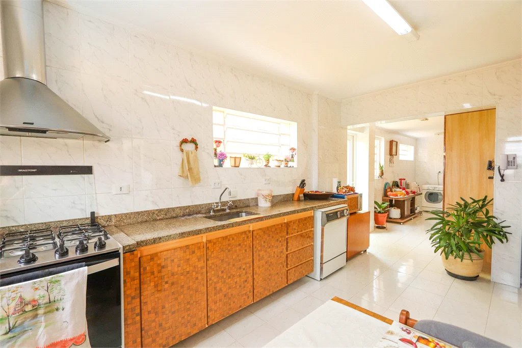 Casa à venda com 4 quartos, sendo 1 suíte, em Jardim Franca, São Paulo, SP
