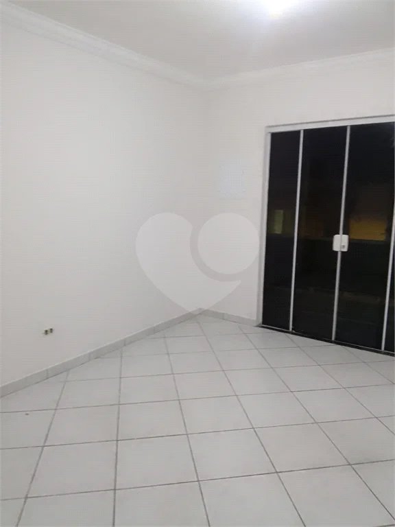 Sobrado à venda com 3 quartos, sendo 2 suítes, em Tremembé, São Paulo, SP