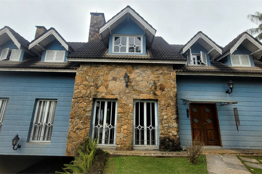 Casa à venda com 3 suítes no condomínio Suíça da Cantareira, Mairiporã - SP