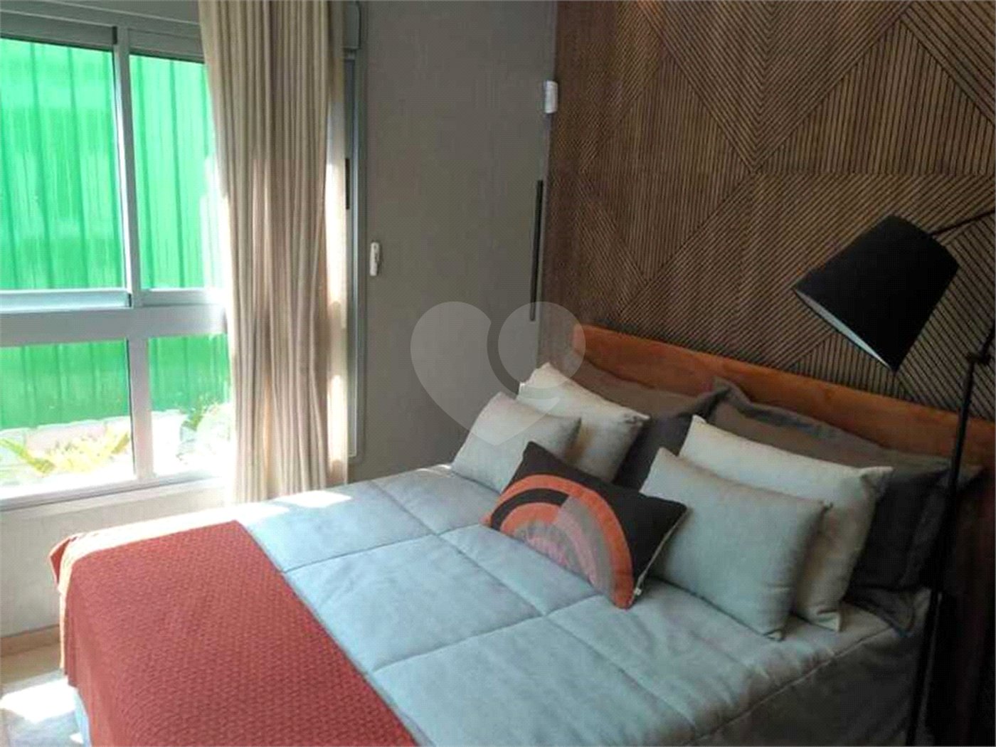 Apartamento à venda com 3 quartos, sendo 1 suíte,  em Jardim das Acácias, São Paulo, SP