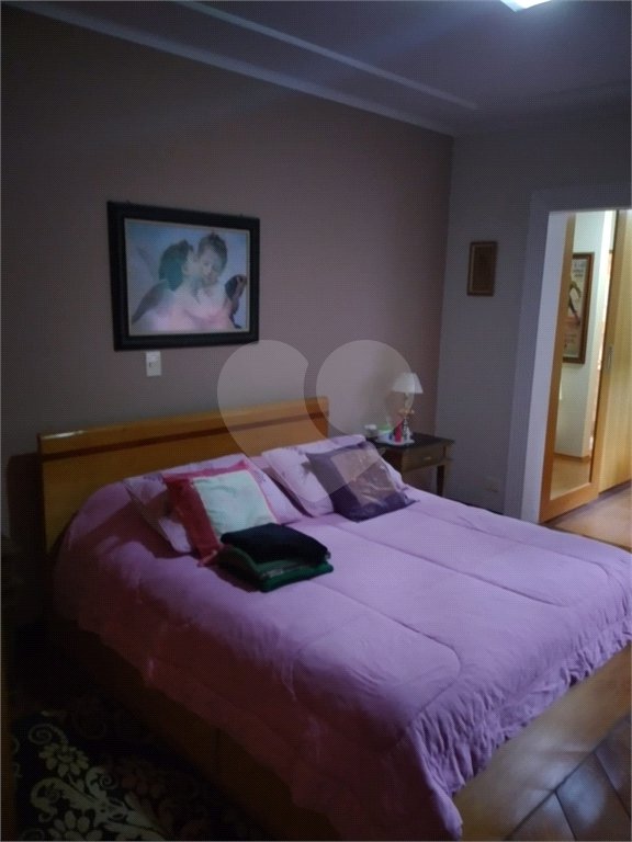 Casa à venda com 4 quartos, sendo 3 suítes, no condomínio Da Serra, São Paulo - SP