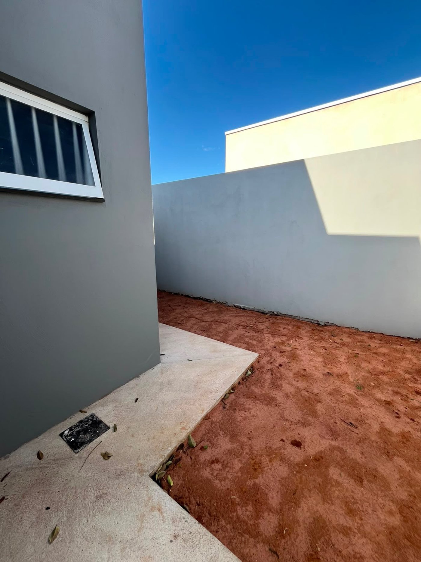 Casa à venda com 3 quartos, sendo 1 suíte,  em Bela Vista da Lagoa, Três Lagoas, MS