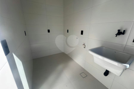 Casa em condomínio a venda.