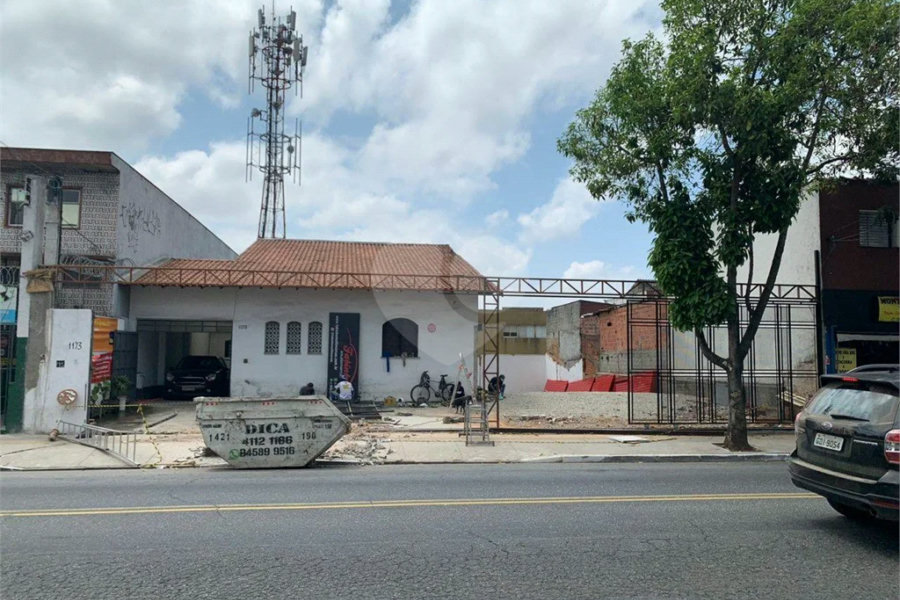 Excelente terreno em ótima localização. Venha fazer uma visita = 600M²