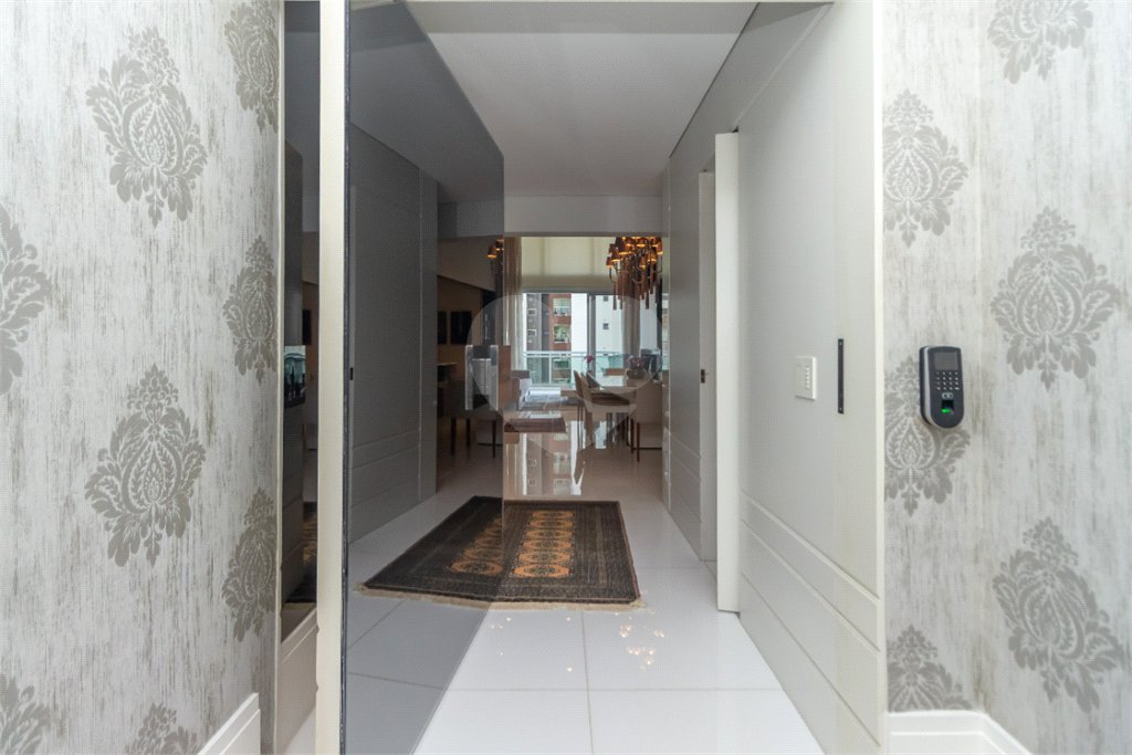 Apartamento à venda com 4 suítes em Campo Belo, São Paulo, SP