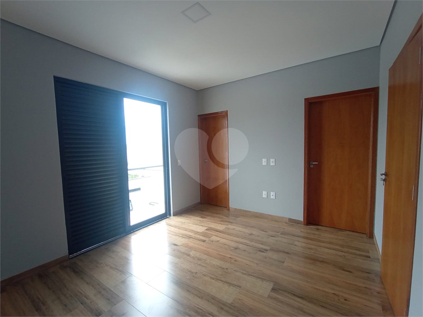 Casa à venda com 3 quartos, sendo 2 suítes, no condomínio Vila Rica, Indaiatuba - SP