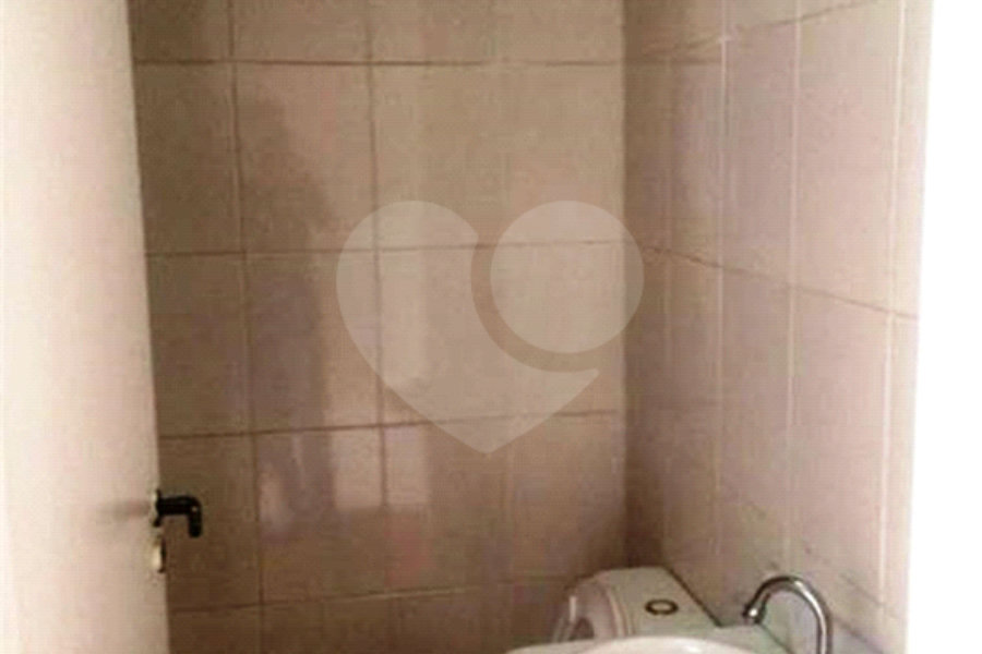 Casa à venda com 3 quartos, sendo 1 suíte, no condomínio Vila das Macieiras, São Paulo - SP