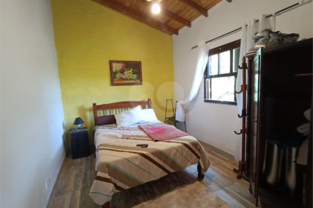 Chácara à venda com 5 quartos, sendo 3 suítes, em Vila Darcy Penteado (mailasqui), São Roque, SP