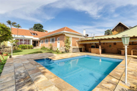 Casa Térrea à venda com 3 quartos, sendo 1 suíte, em Interlagos, São Paulo, SP