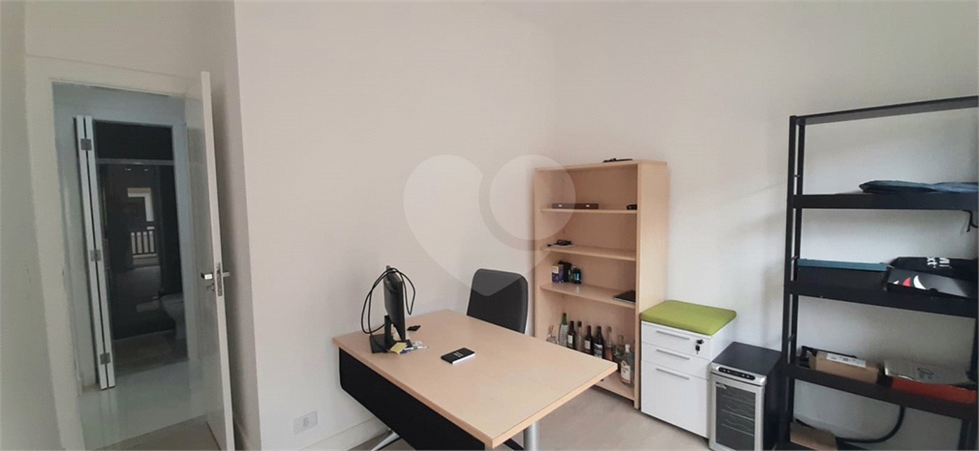 Casa à venda com 3 quartos, sendo 1 suíte, no condomínio Residencial Gran Veiga, São Paulo - SP
