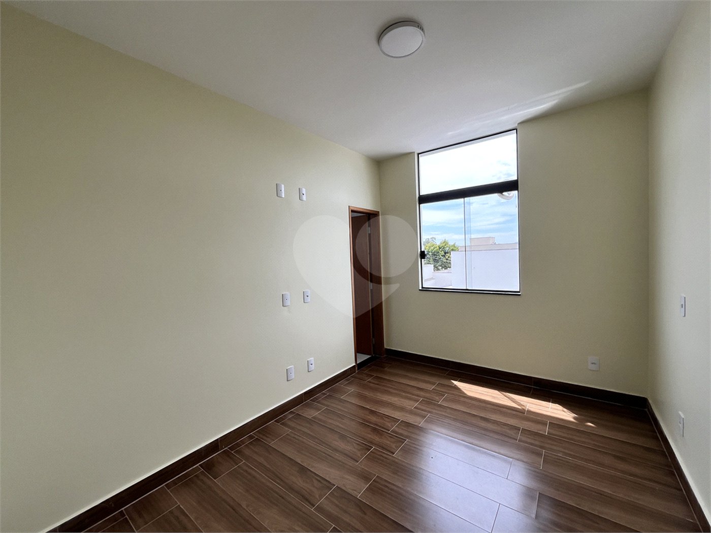 Casa à venda com 3 suítes no condomínio Terras de São Francisco, Sorocaba - SP