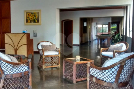 Apartamento à venda com 3 quartos, sendo 1 suíte, em Parque Enseada, Guarujá, SP