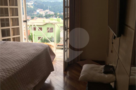 Sobrado à venda com 4 quartos, sendo 1 suíte, em Jardim Virginia Bianca, São Paulo, SP