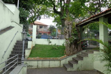 Casa à venda com 3 quartos, sendo 1 suíte, em Jardim Londrina, São Paulo, SP
