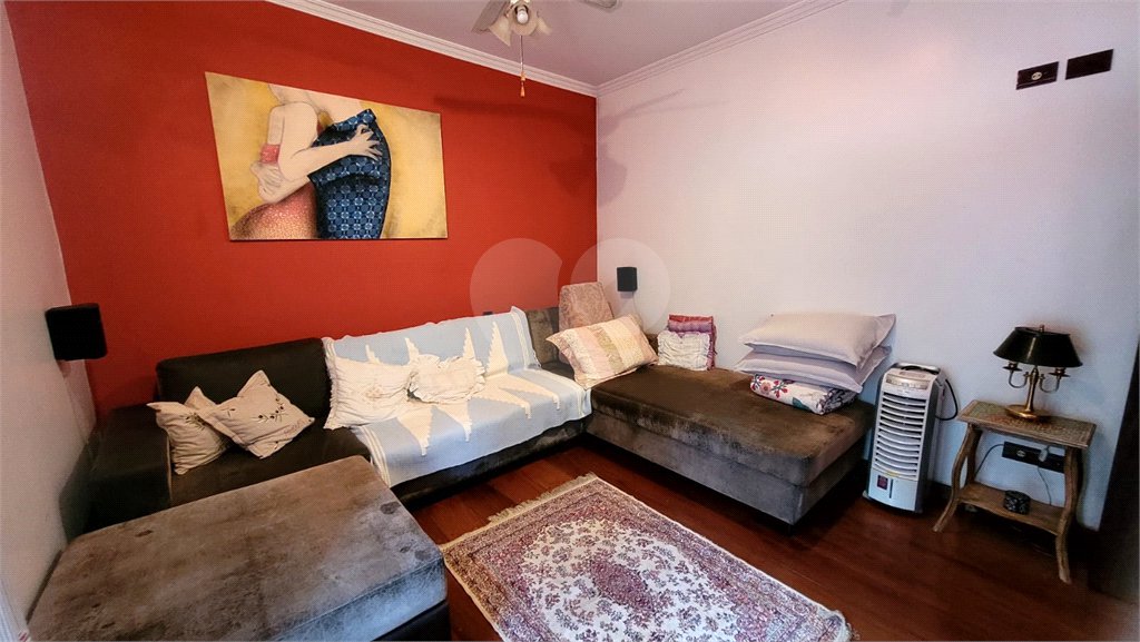 Casa à venda ou para alugar com 4 quartos, sendo 3 suítes, no condomínio Associação Reserva das Hortênsias, Mairiporã - SP