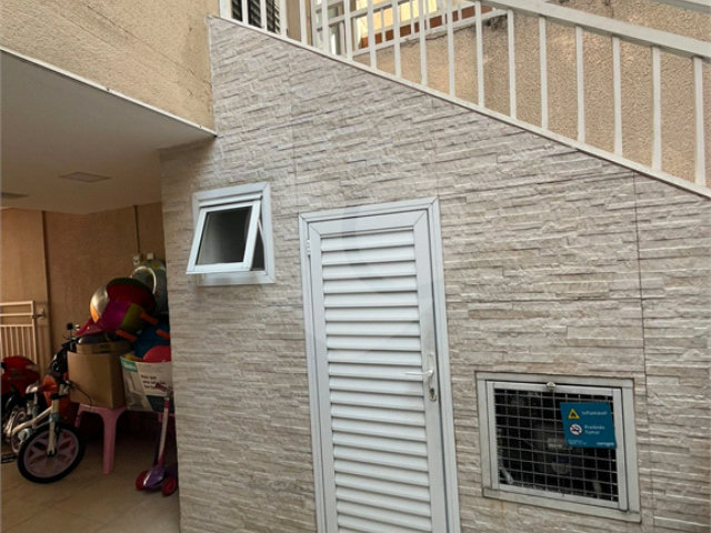 Casa à venda com 3 quartos, sendo 1 suíte,  no condomínio Vila Siqueira, São Paulo - SP