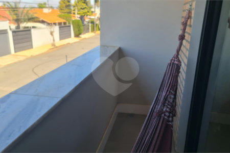 Casa à venda com 3 suítes em Vila Nastri, Itapetininga, SP