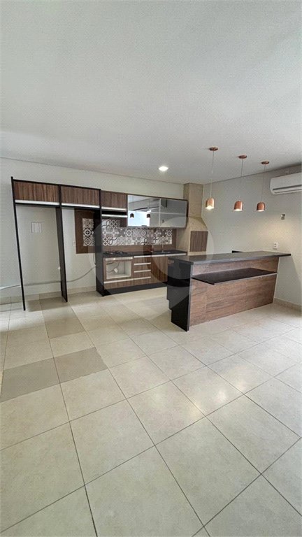 Casa à venda com 3 quartos, sendo 1 suíte, no condomínio Solar das Torres, Cuiabá - MT