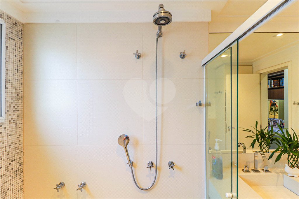 Apartamento à venda com 3 suítes em Brooklin, São Paulo, SP