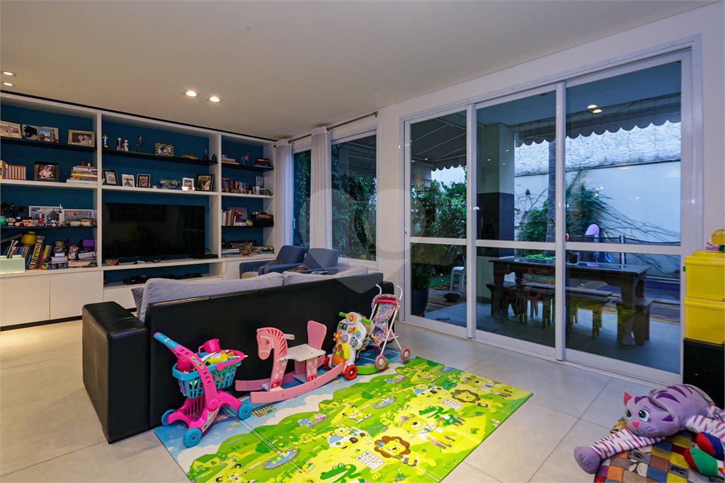 Casa à venda com 4 suítes no condomínio Villaggio DI Palme, São Paulo - SP