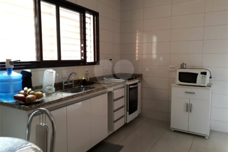 Casa Térrea à venda com 3 quartos, sendo 1 suíte,  em Vila Áurea, Poá, SP