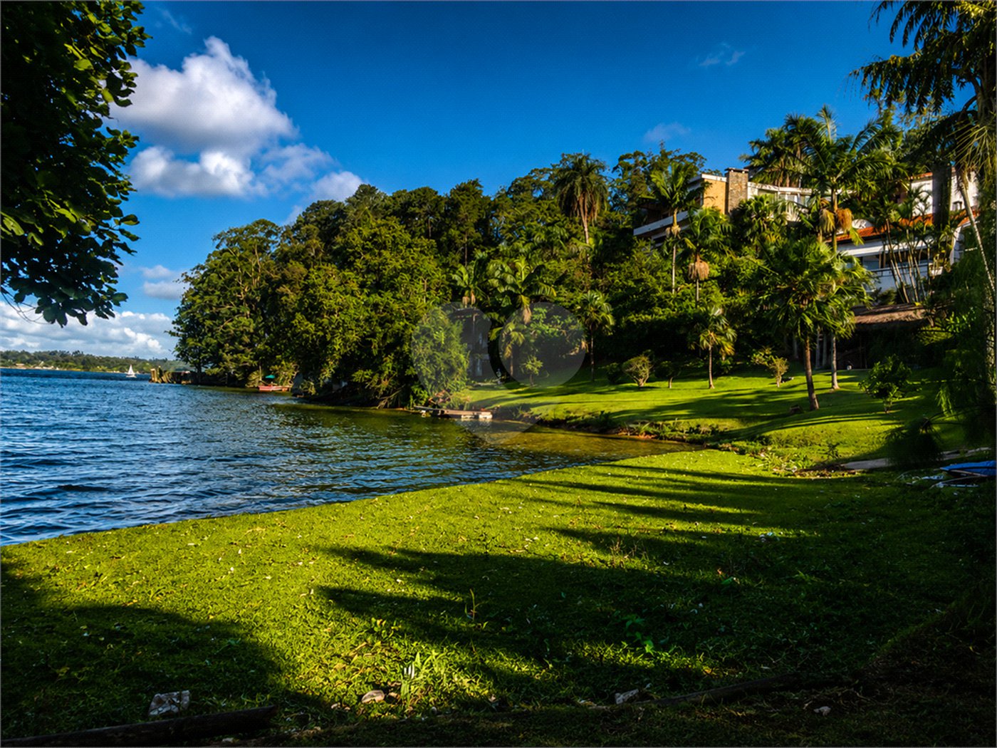 Casa à venda com 8 quartos, sendo 4 suítes, em Parque Alves de Lima, São Paulo, SP