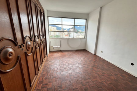Apartamento à venda com 3 quartos, sendo 1 suíte,  em Maracanã, Rio de Janeiro, RJ