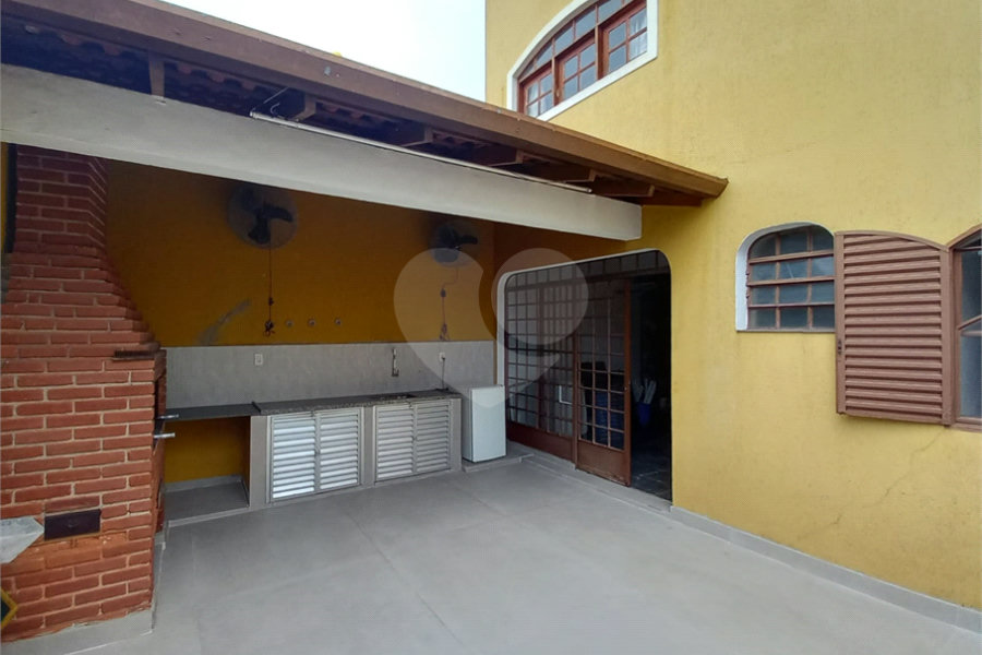 Sobrado à venda com 4 quartos, sendo 1 suíte, em Tremembé, São Paulo, SP