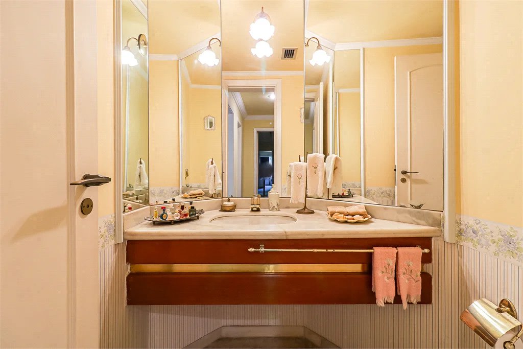 Apartamento à venda ou para alugar com 4 suítes em Jardim Vitória Régia, São Paulo, SP