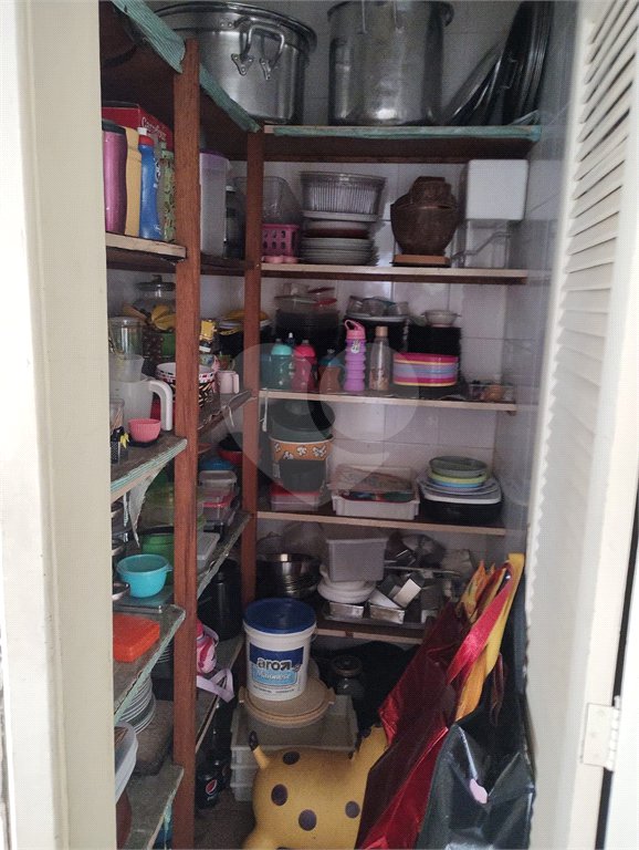 Casa à venda com 5 quartos, sendo 3 suítes, no condomínio Vilarejo, Rio de Janeiro - RJ
