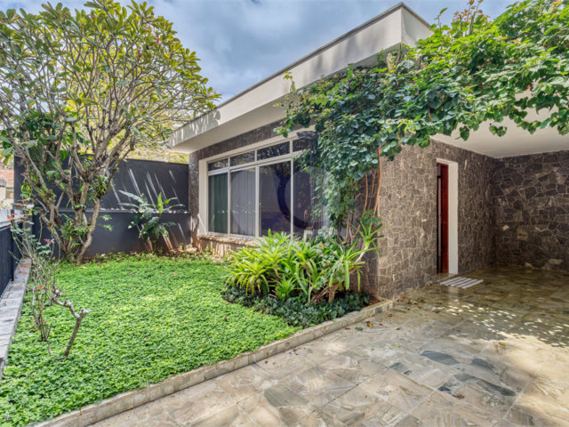Casa Térrea à venda com 3 quartos, sendo 1 suíte,  em Alto da Boa Vista, São Paulo, SP