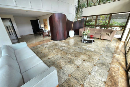 Apartamento Alto Padrão Frente Mar com 4 Dormitórios, 3 Suítes e 3 Vagas na Orla de Santos