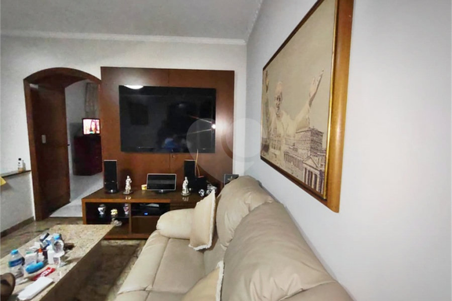 Casa à venda com 3 quartos, sendo 1 suíte, no condomínio Vila Paiva, São Paulo - SP