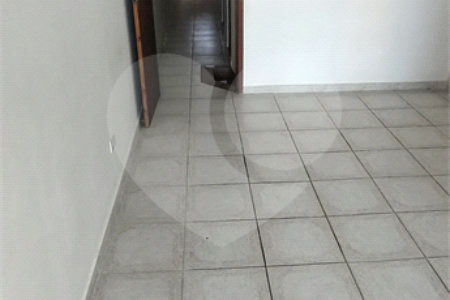 Sobrado à venda com 4 quartos, sendo 1 suíte, em Vila Nivi, São Paulo, SP