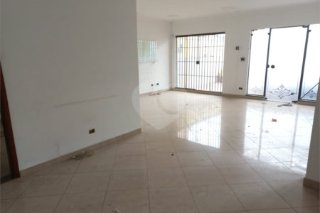 Sobrado à venda com 3 quartos, sendo 2 suítes, em Parada Inglesa, São Paulo, SP
