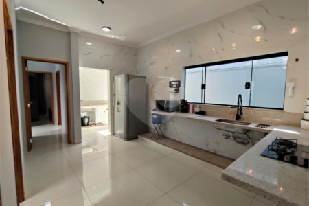 Casa à venda com 3 quartos no condomínio Residencial Lago dos Ipês, Itapetininga - SP
