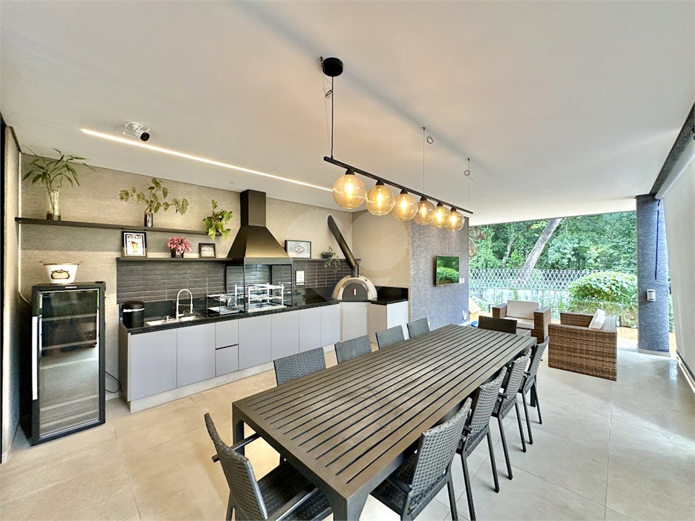 Casa à venda com 3 suítes no condomínio Reserva Santa Maria, Jandira - SP