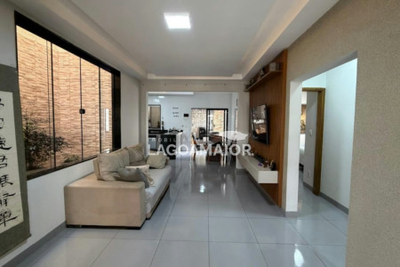 Casa à venda com 3 suítes em Jardim dos Ipes, Três Lagoas, MS
