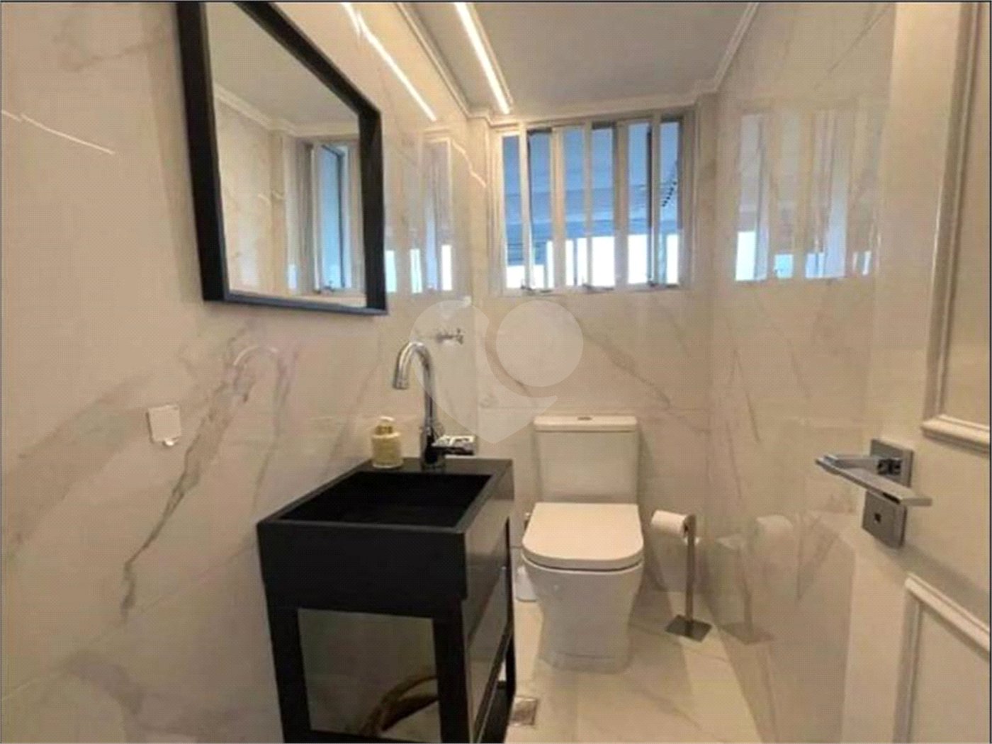 Apartamento à venda com 3 quartos, sendo 1 suíte, em Moema, São Paulo, SP