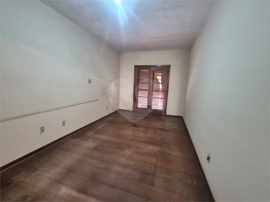 Casa à venda com 3 quartos, sendo 1 suíte, no condomínio Alpes da Cantareira, Mairiporã - SP
